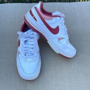 Nike W's Gamma Force size 7, Wht/ Red/ Rose